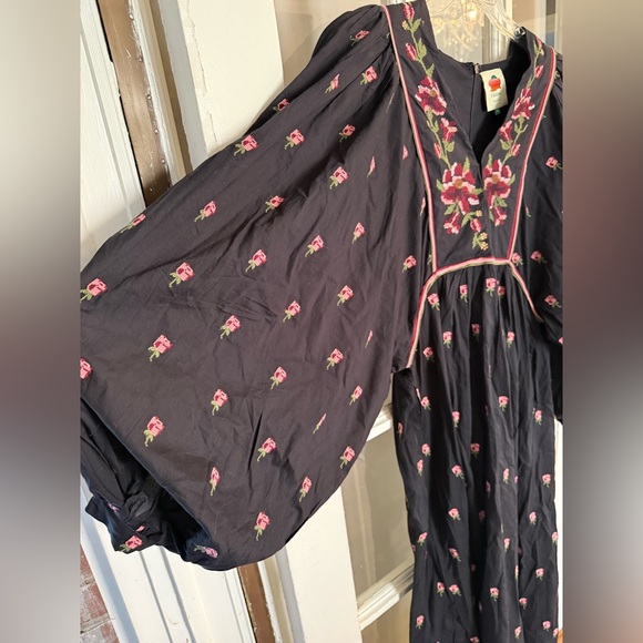 FARM Rio Romantic Black Floral Embroidered Dress S - Picture 8 of 16